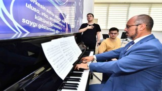 Büyükşehirin kursuna katıldılar, hayallerindeki üniversiteyi kazandılar