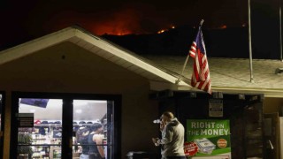 Californiadaki üç orman yangınında 100 bin dönümden fazla alan kül oldu