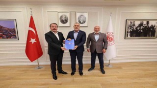 Çalışma ve Sosyal Güvenlik Bakanı Işıkhan, Memur-Sen Genel Başkanı Yalçın ile görüştü