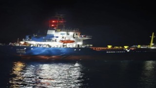 Çanakkale Boğazından geçen kuru yük gemisi makine arızası yaptı
