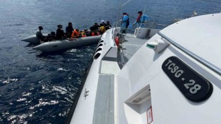 Çanakkalede 24 kaçak göçmen kurtarıldı