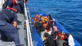 Çanakkalede 34 kaçak göçmen kurtarıldı