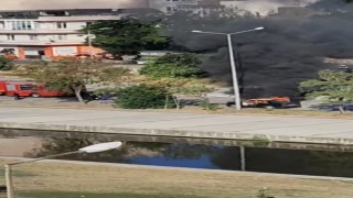 Çanakkalede park halindeki otomobil alev alev yandı
