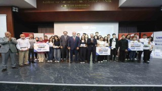 Canikte başarılı öğrencilere hediye yağmuru