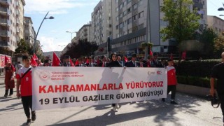 Çankırıda yüzlerce vatandaş kahramanlar için yürüdü