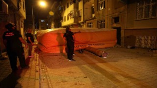 Çatıya çıkıp atlamak istedi, polis ikna etti