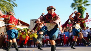 Çeşme Festivali “90larda Çeşme” teması ile başladı