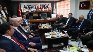 CHP Genel Başkanı Özel: “Avrupa Birliğine giriyoruz, milletin yüzünü güldürüyoruz”