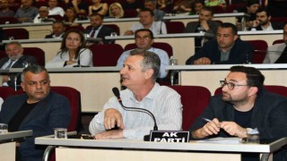 Çiğli Belediyesinde çözümsüzlük ve çalışan krizi: Çöpler sokakta kaldı