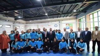 Çınarönü Kapalı Spor Salonu hizmete girdi