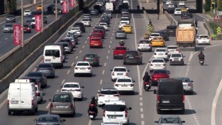 D100 kara yolunda durma noktasına gelen trafik havadan görüntülendi