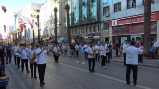 Denizli Uluslararası Tiyatro Festivali kortej ile başladı