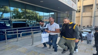 Depremde zarar gören araçların motor numaralarını kaçak araçlarla değiştirmişler