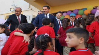 Depremin yaralarının sarıldığı Hatayda 400 bin öğrenci için ders zili çaldı