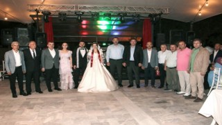 Devrek Belediye Meclis Başkan Vekili Gül kızını evlendirdi