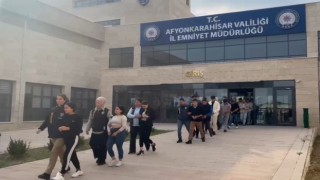 Dijital ortamda 272 kişiyi 17 milyon 500 bin TL dolandıran çeteye polisten darbe