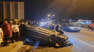 Direğe çarpan otomobil takla attı, sürücü kazayı yara almadan atlattı