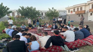 Diyarbakırda Sezai Karakoç hatırasına gençler kitaplarıyla bir araya geldi