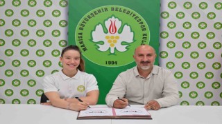 Dünya şampiyonu Ayşe Begüm Onbaşı yuvaya döndü