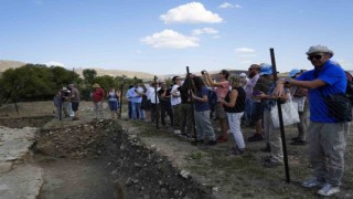 Dünyaca ünlü arkeologlar Satala Antik Kentindeki kazıları yerinde inceledi