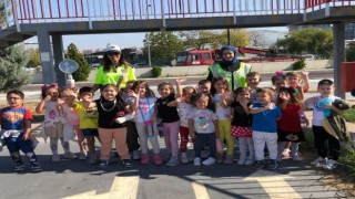 Edirnede miniklere oyunlarla trafik eğitimi verildi