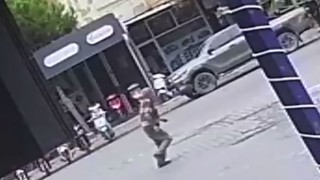 Edremitte motosiklet mağazasını kurşunladılar