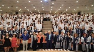Egeli genç sağlıkçıların beyaz önlük heyecanı