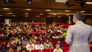 Eğitim koçu Dinç, Aile ve Kariyer Okulu ile ilgili bilgi verdi