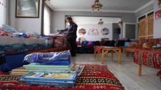 Elazığda bin öğrenciye kırtasiye yardımı yapıldı
