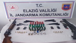 Elazığda ruhsatsız silah operasyonu: 2 gözaltı