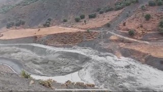Elazığda sağanak sele neden oldu: 10 köy yolu ulaşıma kapandı
