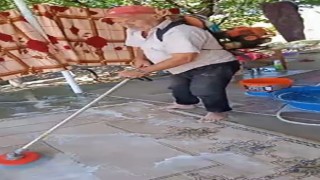 Elazığlı vatandaş ot biçme makinesini halı yıkama makinesine çevirdi
