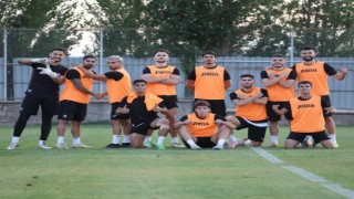 Elazığspor, 21 futbolcuyla Vana gitti