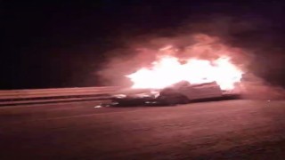 Elmadağda seyir halindeki araç yandı