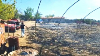 Emetteki arazi yangını büyümeden söndürüldü