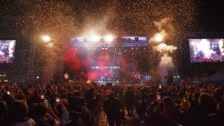 Emir Can İğrek Tekirdağlı hayranlarıyla ertelenen konserde buluştu