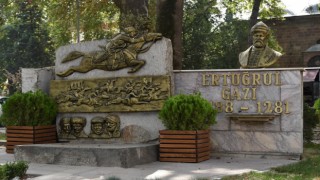 Ertuğrul Gazi büstü yenilendi