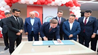 Erzincan Tarıma Dayalı İhtisas Besi Organize Sanayi Bölgesinin Altyapı Yapım İşlerine Ait Sözleşme İmza Töreni yapıldı