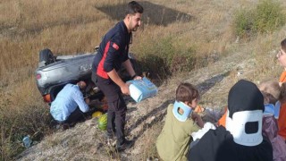 Erzincanda otomobil şarampole uçtu: 6 yaralı
