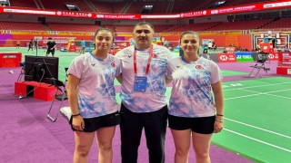 Erzincanlı milli badmintoncular Dünya Şampiyonası için Çine gitti
