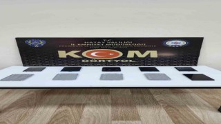 Erzinde 10 kaçak cep telefonu ele geçirildi