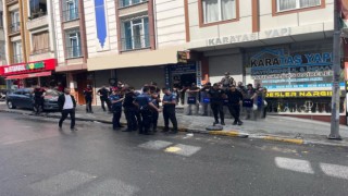 Esenyurtta komşu esnafların park kavgasında ortalık savaş alanına döndü