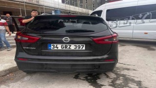 Esenyurtta otomobil engelli kadına çarptı: 2 yaralı