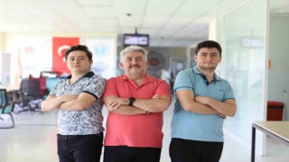 Eşinin evlilik şartını yerine getirdi, 24üncü üniversitesini oğullarıyla okuyacak