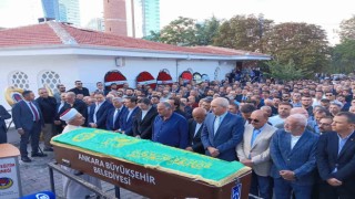 Eski Bakan Kirişcinin kalp krizi sonucu hayatını kaybeden damadı son yolcuğuna uğurlandı