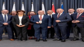 ESOGÜ Hukuk Fakültesi Öğr. Üyesi Prof. Dr. Alpay Hekimlere Avusturya Eyalet Devlet Nişanı