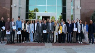 ESOGÜ Rektörlüğünden dünyanın en etkili bilim insanları listesine giren ESOGÜlü akademisyenlere teşekkür