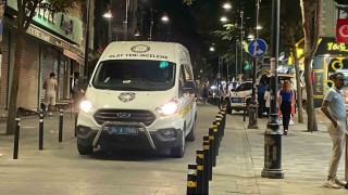 Eyüpsultanda maskeli şahıs husumetlisine kurşun yağdırdı: 2 yaralı