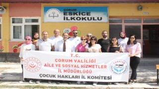 Farkındalık oluşturmak için okul duvarlarını boyadılar
