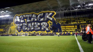 Fenerbahçeli taraftarlardan derbiye özel koreografi